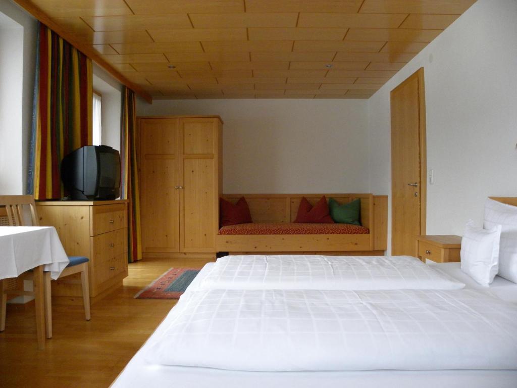 Ferienhaus Bergland Bizau Room photo